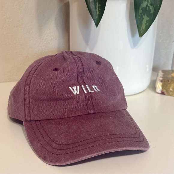 Wondery Accessories - NWOT Wild Embroidered Purple Cap